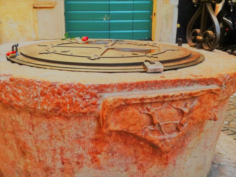 Verona: History and Hidden Gems Guided Walking Tour - Chiesa stops: Santa Anastasia and San Giovanni in Foro