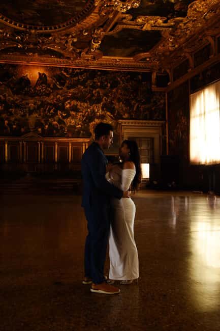 Verona: Photoshoot with a Professional Photographer - FAQs