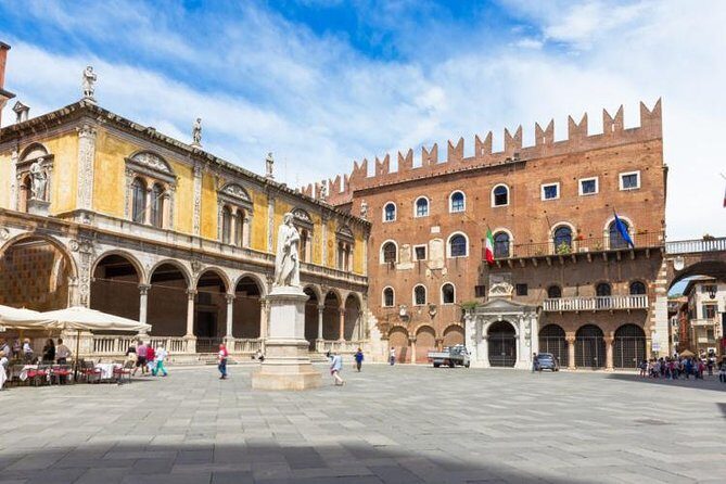 Verona Small Group Walking Tour - Analyzing the Itinerary in Detail