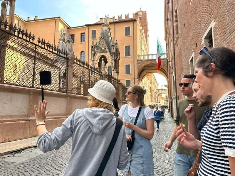 Verona: Street Food Tour and City Guided Sightseeing - Key Points