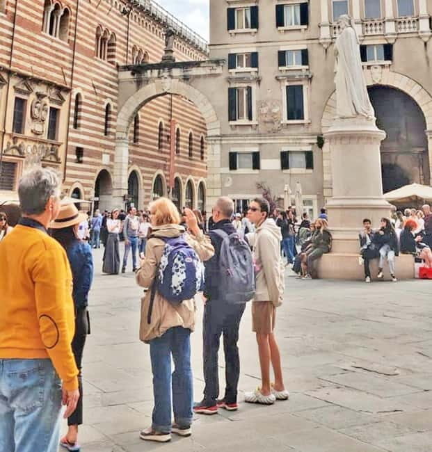 Verona: Walking Sightseeing City Tour with Local Guide - Exploring Verona in a Nutshell: What to Expect