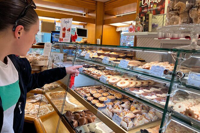 Verona walking tour:food, wine, legends, lunch/dinner & cable car - Frequently Asked Questions