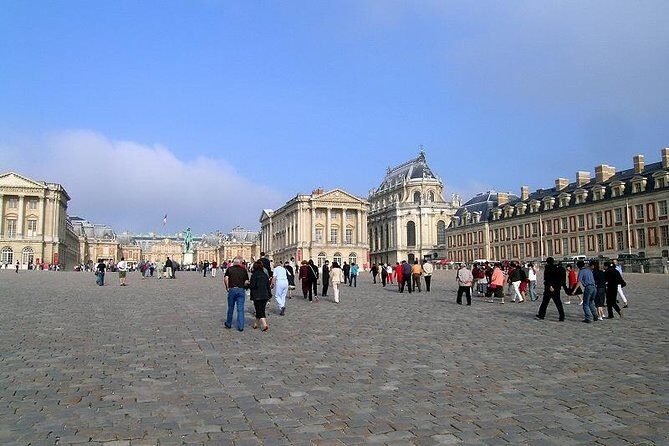 Versailles Guided Tour and Priority Access with Hotel* Pickup - The Sum Up