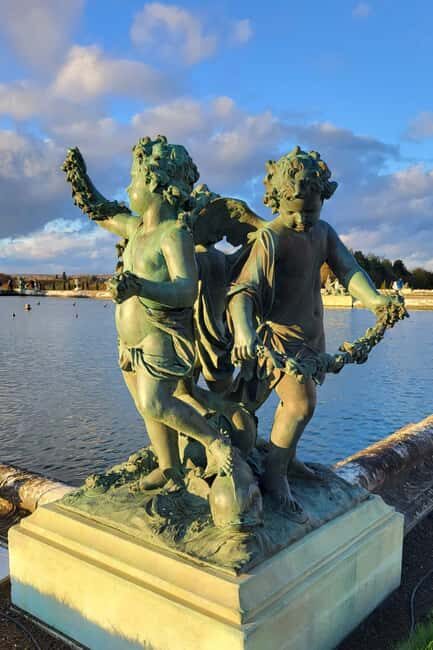 Versailles Palace and Giverny Private guided tour from Paris - Who Should Consider This Tour?