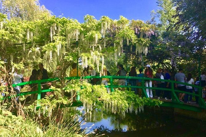 Versailles Palace & Giverny Private Tour with Lunch&Hotel Pick-up - Authentic Traveler Feedback