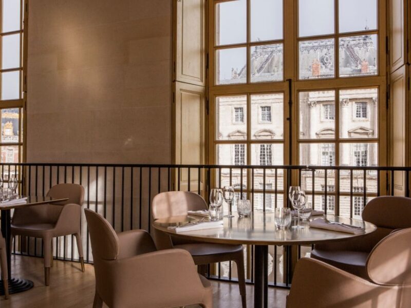 Versailles Palace Skip-the-Line Entrance and Breakfast - Key Points