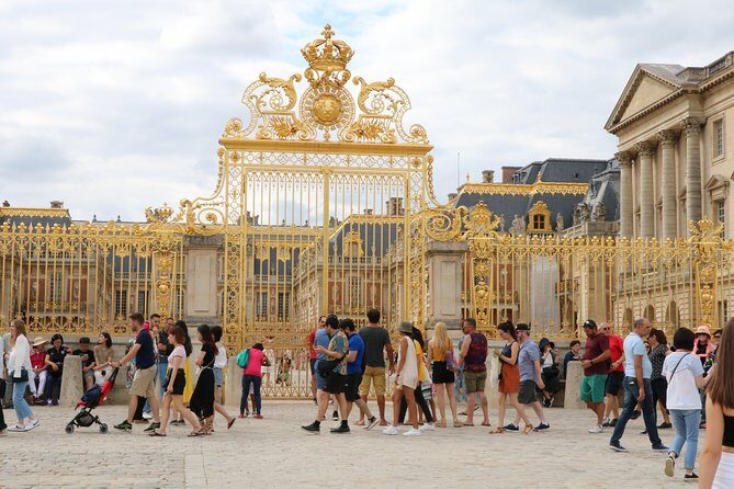 Versailles Private Half Day Guided Tour with Skip the Line Access from Paris - FAQs