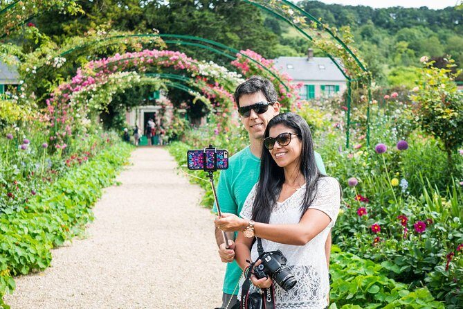 Versailles Timed Entrance Ticket and Giverny Small Group Day Trip from Paris - Key Points