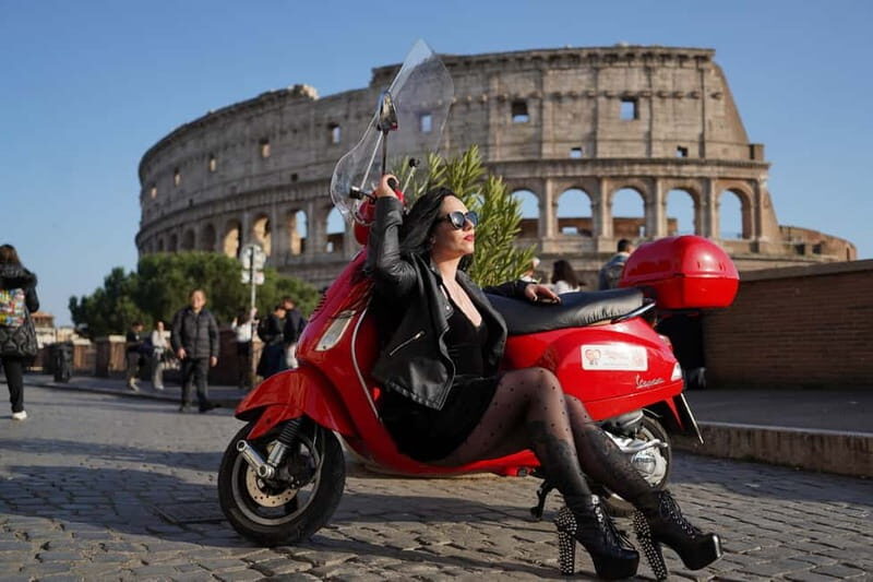 Vespa city tour in Rome with two different routes - Key Points