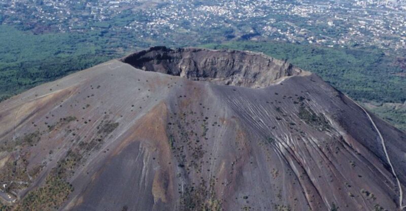 Vesuvius Park Skip-the-Line Ticket + support - The Climb and the Crater
