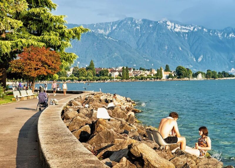 Vevey: Express Walk with a Local in 60 minutes - Key Points