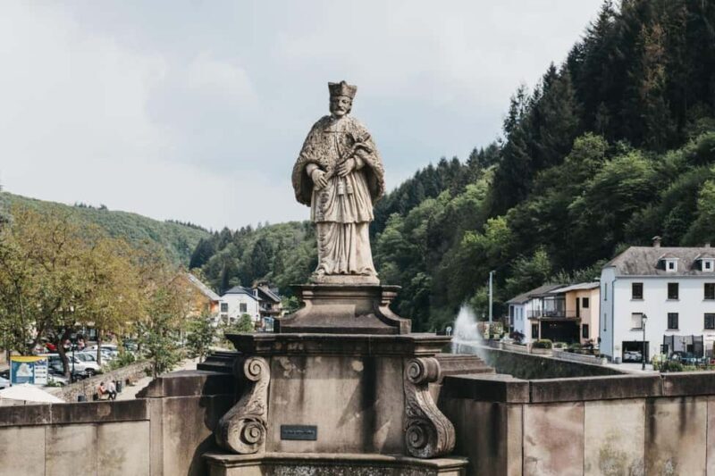 Vianden: Captivating Private Walking Tour - Key Points