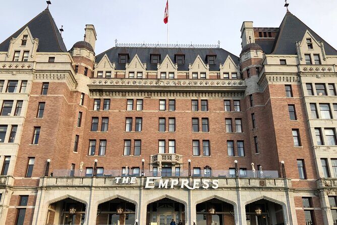 Victoria Scavenger Hunt and City Highlights Walking Tour - What Past Travelers Say