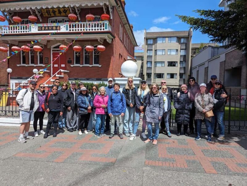 Victoria: Tips-Based City Highlights Walking Tour | 2.5-Hour - Who Should Consider This Tour?
