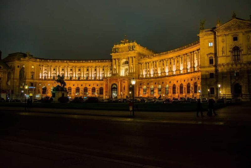 Vienna: Christmas Evening Tour with Schönbrunn Palace Lights - Who Should Consider This Tour?