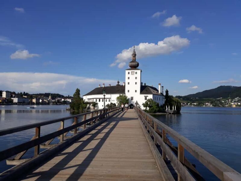 Vienna: Hallstatt and Salzburg Day Tour - Transportation and Group Size