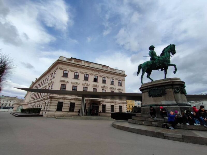 Vienna Historical Highlight City Tour + Hofburg - Who Should Consider This Tour?