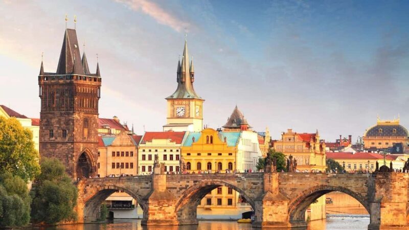 Vienna: Prague Guided Day Trip with Lunch and Tastings - A Detailed Look at the Tour Experience