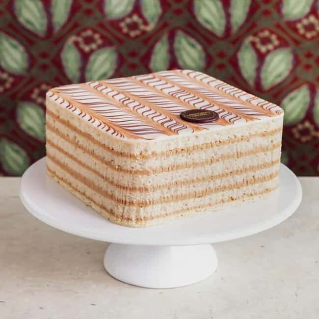 Vienna: Secrets and Scandals with Cake at Cafe Landtmann - Authentic Traveler Insights