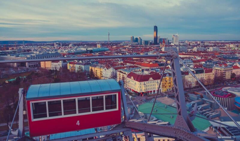 Vienna: Skip-the-cashier-desk-line Giant Ferris Wheel Ride - The Experience in Detail
