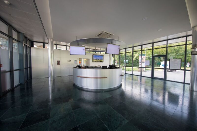 Vienna: Skip-the-Line Entrance Ticket to the Danube Tower - The Food and Drink Scene at the Tower