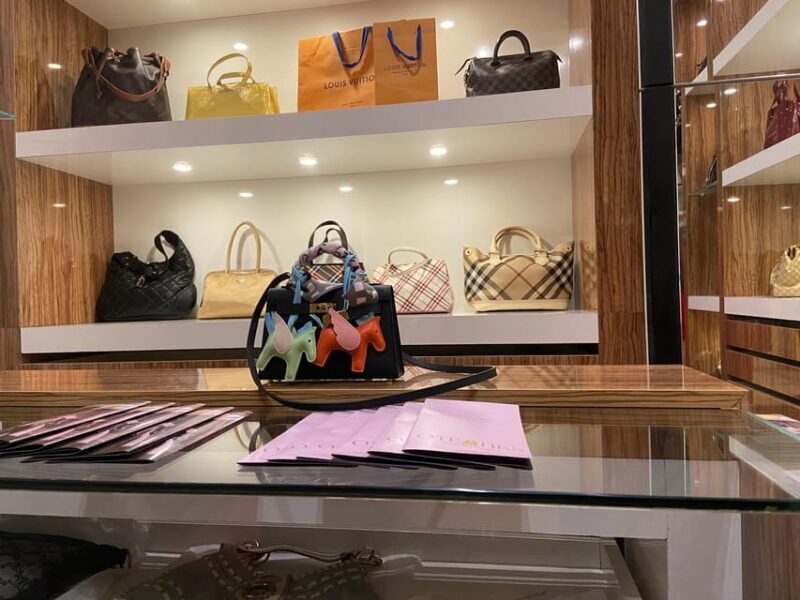 Vienna: VVIP Designer Shopping with Angelina Hot Chocolate - Key Points