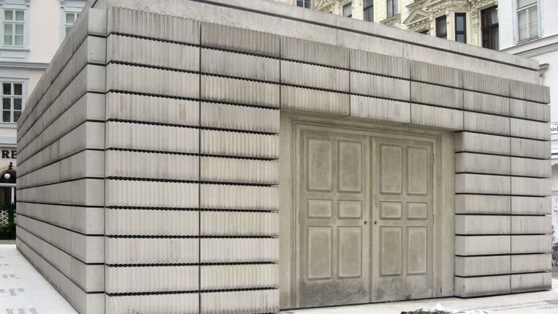 Vienna: World War II Historical Walking Tour - How Much Walking Is It, and What About Comfort