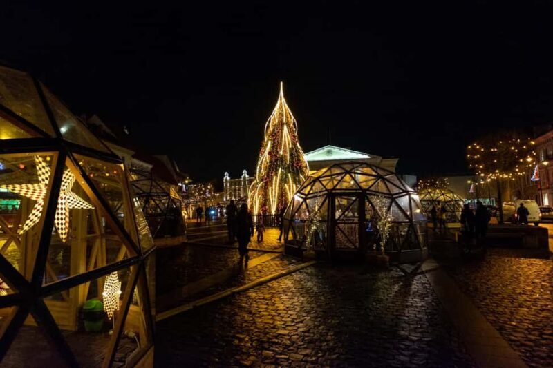 Vilnius: Christmas Lights & Stories walking tour - Key Points