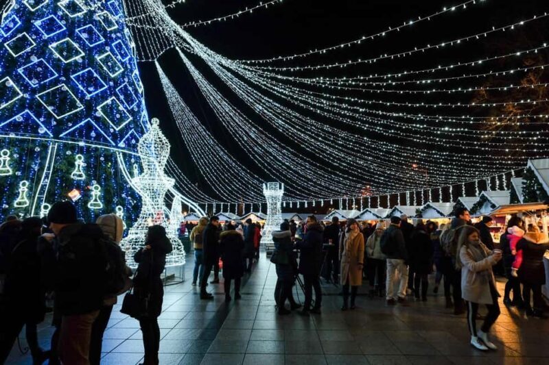 Vilnius: Christmas Lights & Stories walking tour - What to Expect from the Christmas Lights & Stories Tour