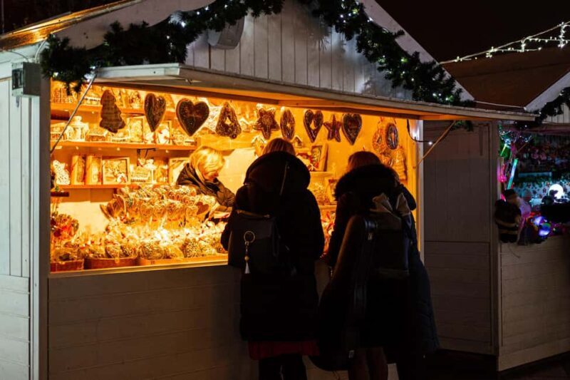 Vilnius: Christmas Lights & Stories walking tour - FAQ