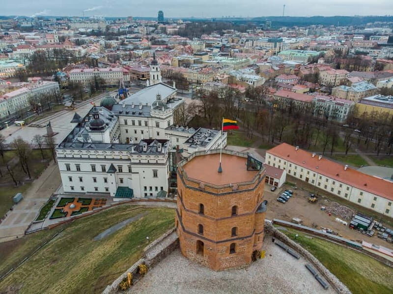 Vilnius: City Bike Tour of Vilnius Highlights - Key Points