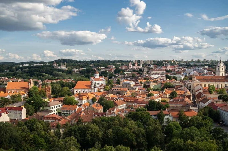 Vilnius: Express Walk with a Local in 60 minutes - The Small Group Factor
