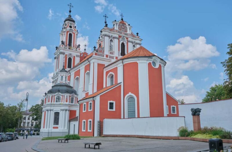 Vilnius: Old Town Guided Walking Tour with Whisky Tasting - Key Points