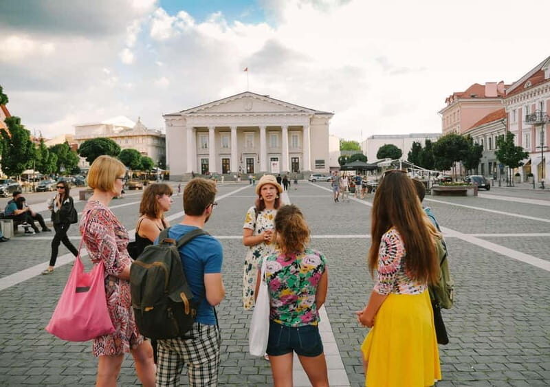 Vilnius Old Town walking tour with snacks - Key Points