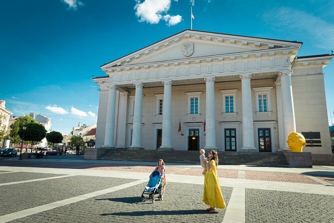 Vilnius Private Photoshoot Tour - Detailed Breakdown of the Itinerary