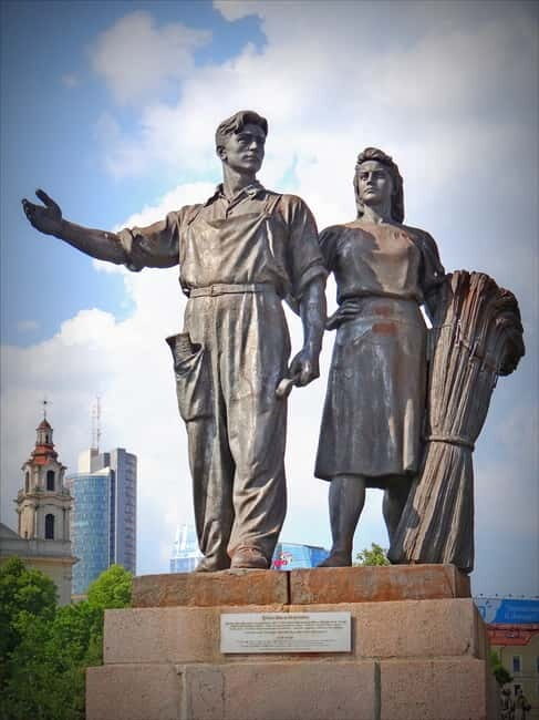 Vilnius: The Women of Vilnius Private Tour - Key Points