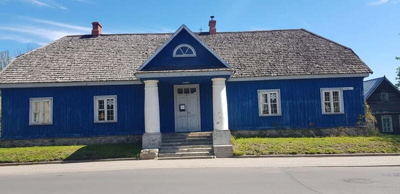 Vilnius: Trakai Castle Half-Day Tour by minivan - Frequently Asked Questions