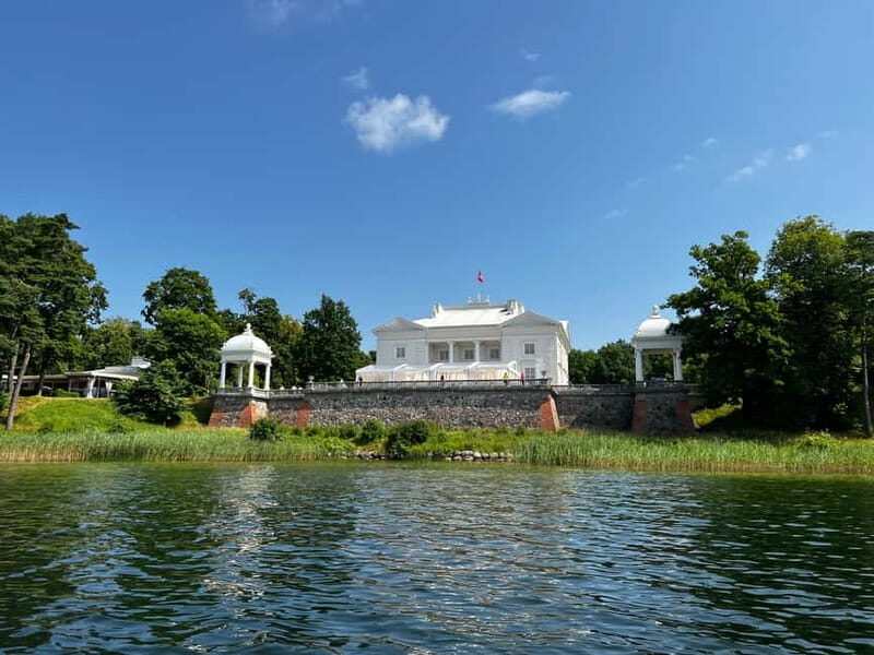 Vilnius: Trakai, Uzutrakis Manor, Hill of Angels, Boat Ride - Key Points