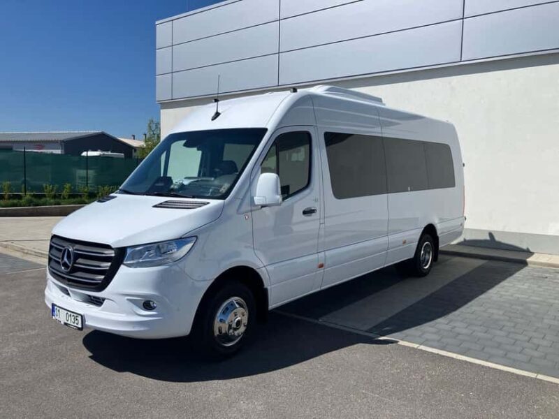 Vilshofen: Cesky Krumlov and Prague Transfer with Tour - Who Is This Tour Best For?