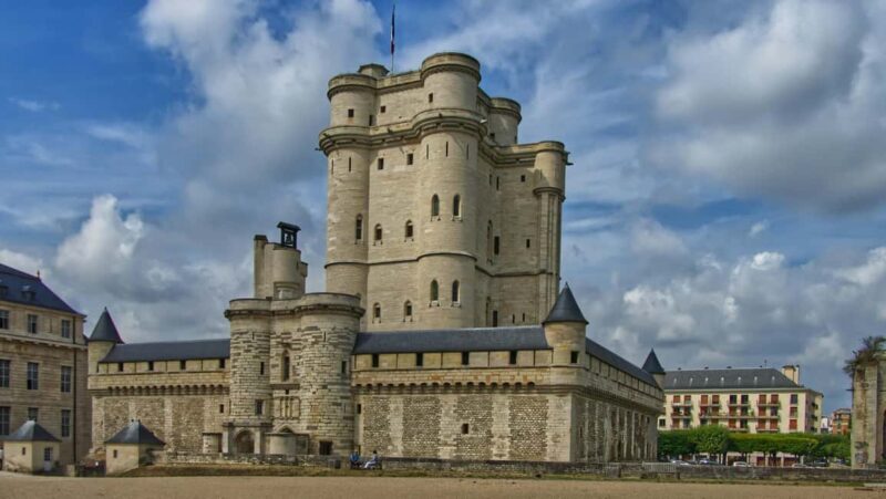 Vincennes Castle: Private Guided Tour with Entry Ticket - What to Expect from the Itinerary