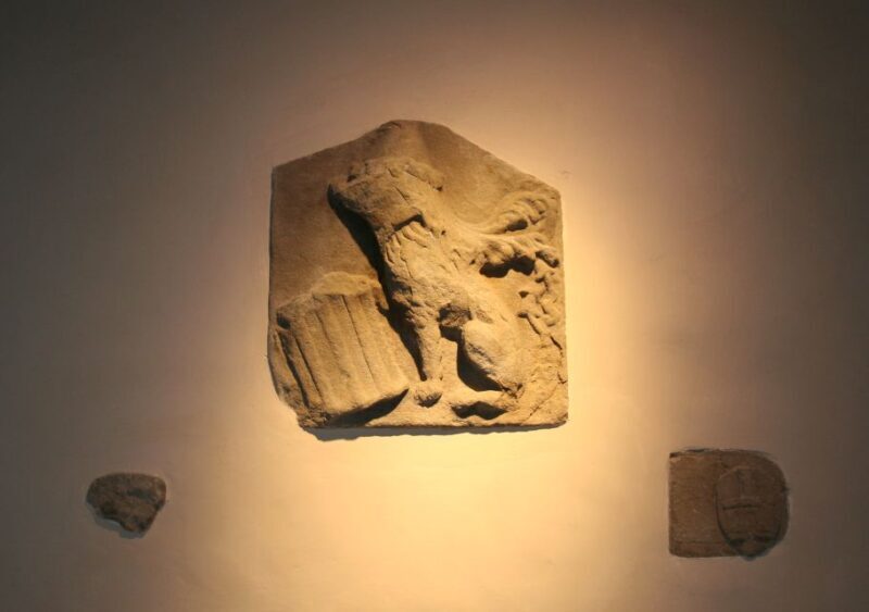 Vinci: Entrance to the Leonardo's Birthplace - Key Points