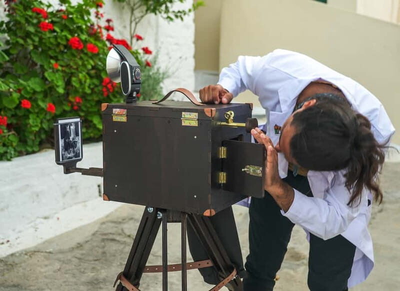 Vintage photoshooting with a box camera - A Closer Look at the Experience