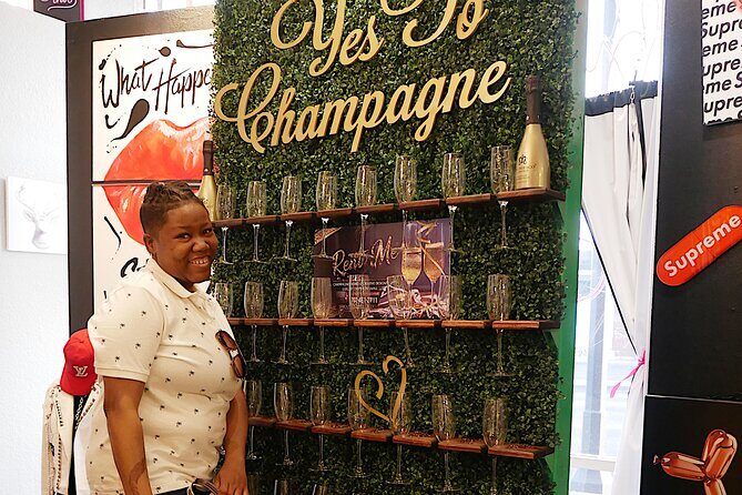 Vintage Shopping Tour of the Arts District with 100 Photos, Champagne and Lunch - FAQs