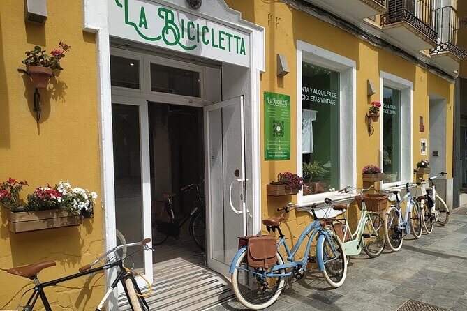 Vintage Style Bike Rental in Malaga - Exploring Malaga on Two Wheels: What You Can Expect