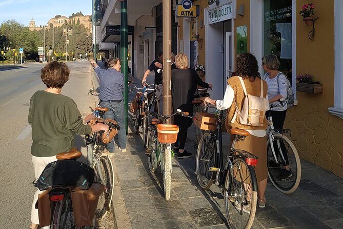 Vintage Style Bike Rental in Malaga - Who Is This Experience Best Suited For?