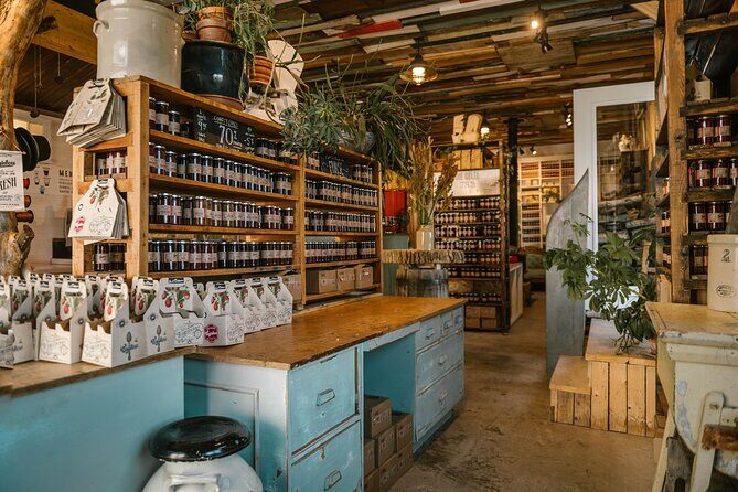 VIP Agritourism Tour of Île d'Orléans & Montmorency Fall (Lunch) - FAQ