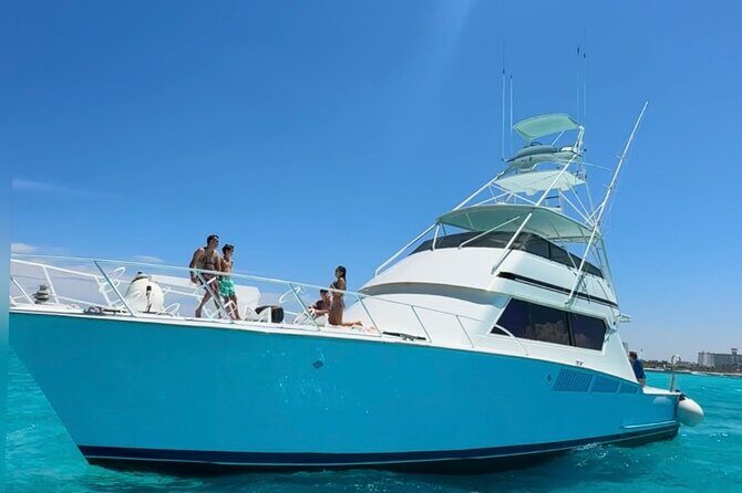 VIP Catamaran Yacht Rental in Cancun - Key Points