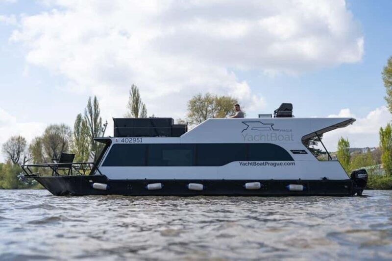 VIP Prague YachtBoat ONE Experience: All-You-Can-Drink - FAQ