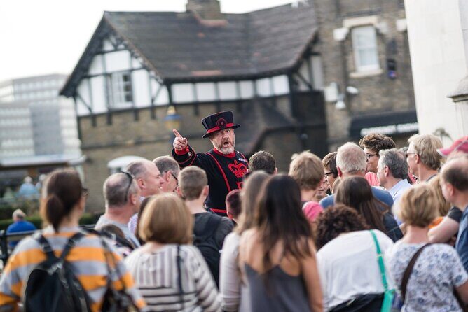 VIP Tower of London and Crown Jewels Tour with Private Beefeater Meet & Greet - Group Size and the "Private" Question