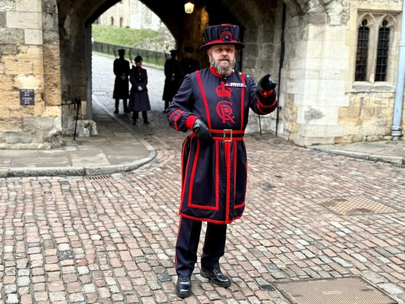 VIP Tower of London Beefeater Meet & Greet and Royal London - Practical Tips for Booking and Enjoyment